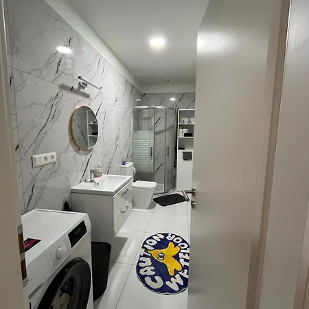 And Spacious With Amenities Apartment *